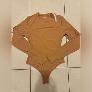 Skims LONG SLEEVE CREW NECK BODYSUIT